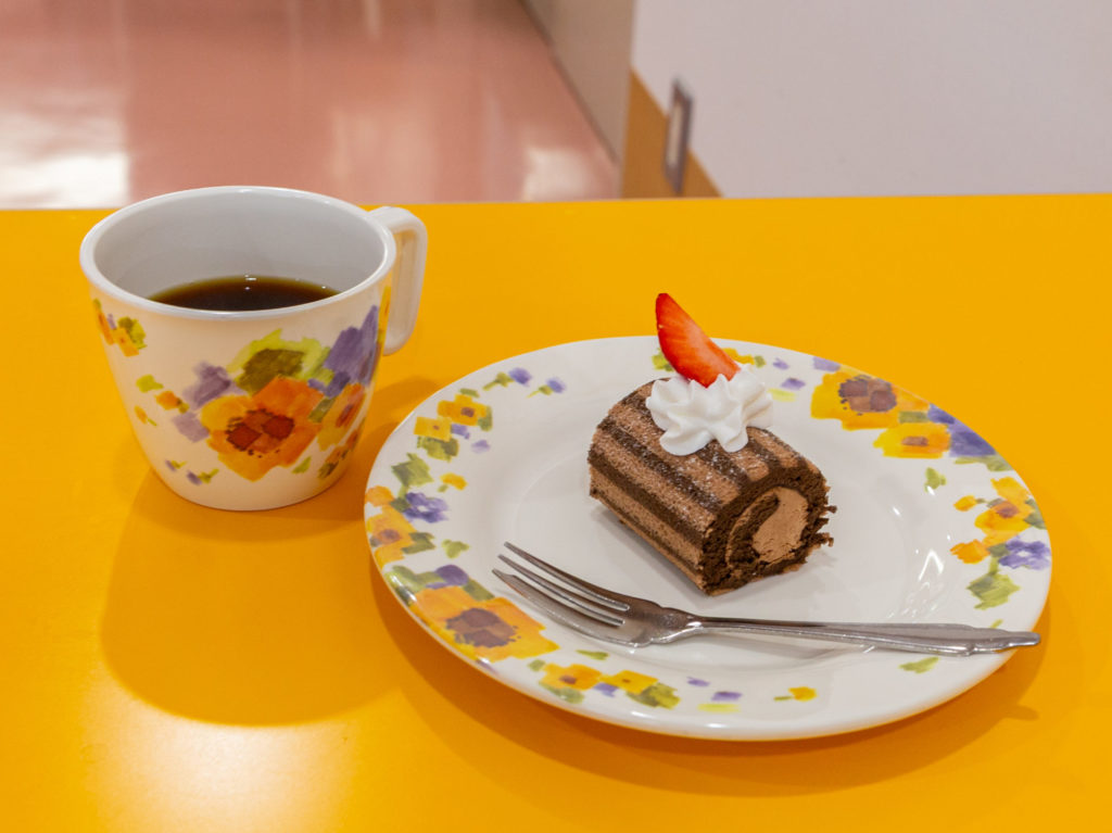 ケーキとコーヒー